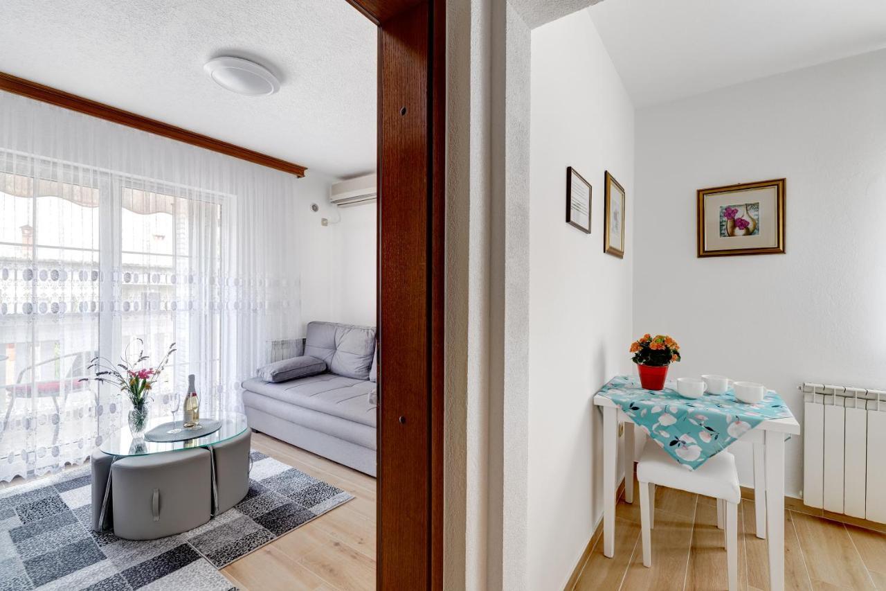 Senada Apartments Selce Eksteriør bilde