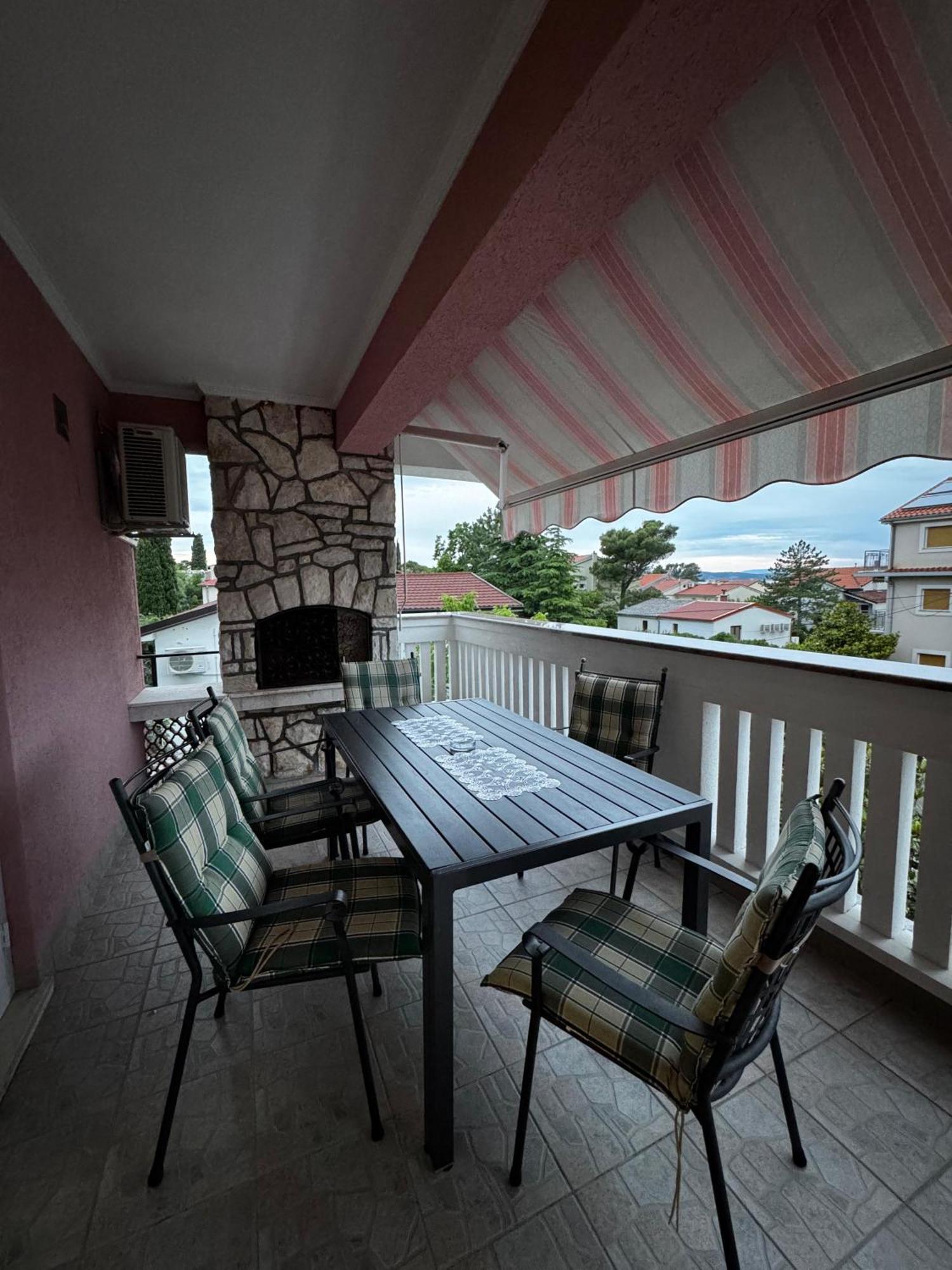 Senada Apartments Selce Eksteriør bilde